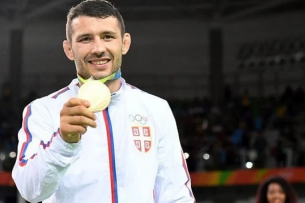 ISTINSKA TRANSFER BOMBA: Svetski šampion, evropski vicešampion i osvajač zlatne olimpijske medalje je parafirao ugovor - pojačanje kakvo nije zabeleženo u srpskom fudbalu! (FOTO GALERIJA)