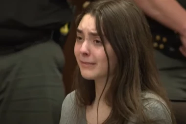 DEVOJKA ZBOG ''ČUPAVIH'' PAPUČA OSUĐENA NA DVE DOŽIVOTNE ROBIJE: Izazvala jezivu saobraćajnu nesreću, dvojica mladića na mestu ostala MRTVA! (VIDEO)