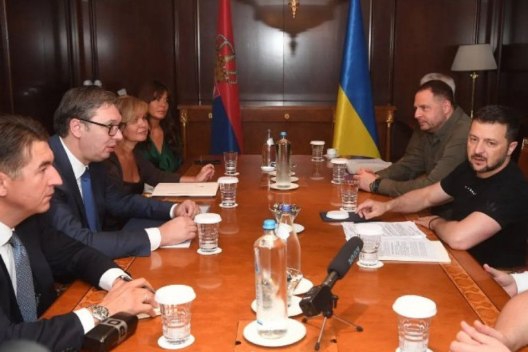 SRBIJA PODRŽAVA TERITORIJALNI INTEGRITET UKRAJINE! Vučić: Razgovor sa Zelenskim bio iskren i otvoren