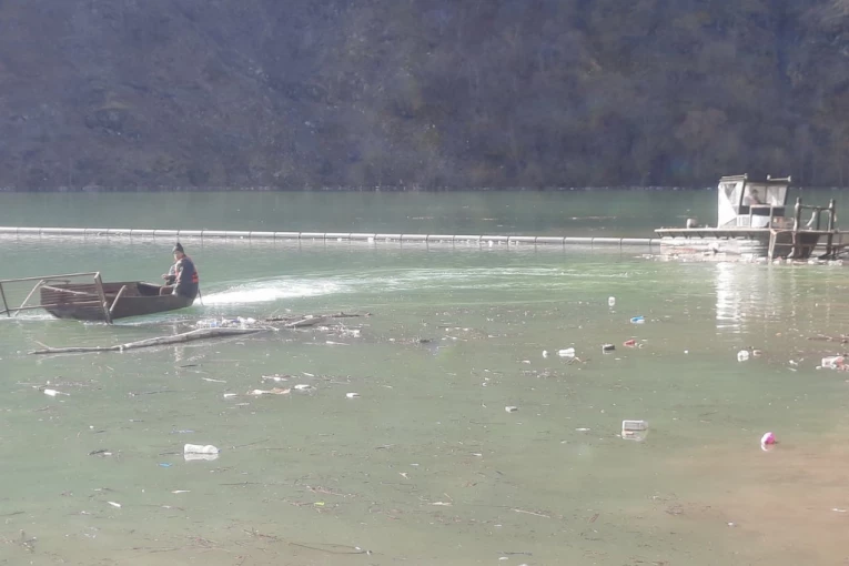 ŠOK KOD BIJELOG POLJA! PECAROŠI IZVUKLI DŽAK IZ LIMA: Nisu mogli ni da zamisle šta se unutra nalazi!