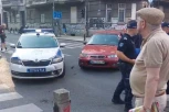 KARAMBOL U CENTRU GRADA! Sudar policijskog i putničkog automobila! SAOBRAĆAJ SE OTEŽANO ODVIJA! (VIDEO/FOTO)