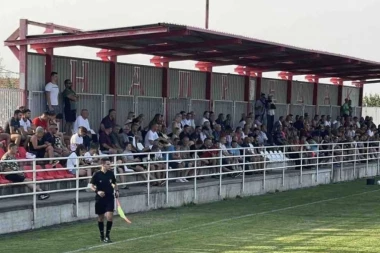 ODLIČNA PREDSTAVA IGRAČA OBA TIMA: Publika je imala šta da vidi na stadionu u Medoševcu!