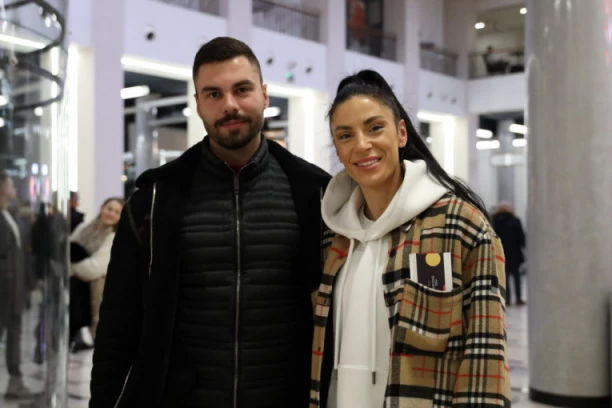 STAVLJENA JE TAČKA NA NJIHOV BRAK! Bivši suprug Ivane Španović iznenada NAPUSTIO Srbiju! Evo kakav je LUKSUZ OSTAVIO srpskoj REKORDERKI!