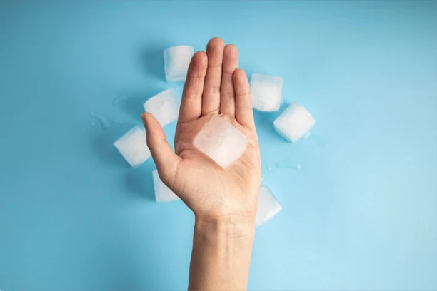 NAUČNICI POSTIGLI NEMOGUĆE! Stvorili led na sobnoj temperaturi