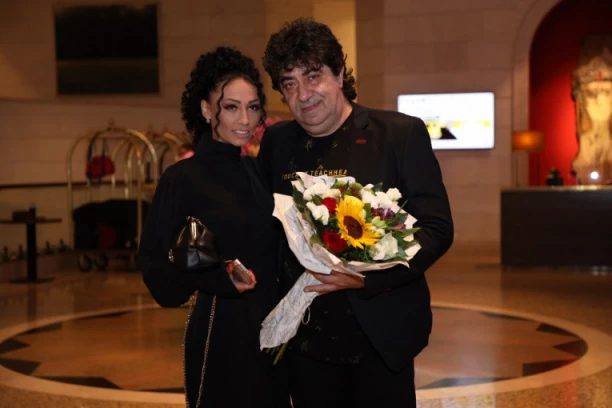 JEZIVA PRIČA KAKVE NEMA NI U FILMOVIMA! Potresna ispovest pevačice koja je udata za 30 godina starijeg muškarca LEDI KRV U ŽILAMA!