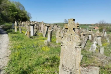MISTERIJA U HRVATSKOJ: Pronađeno 59 grobova, ne zna se ko je iskopao rake, niti ČIJI OSTACI počivaju u njima