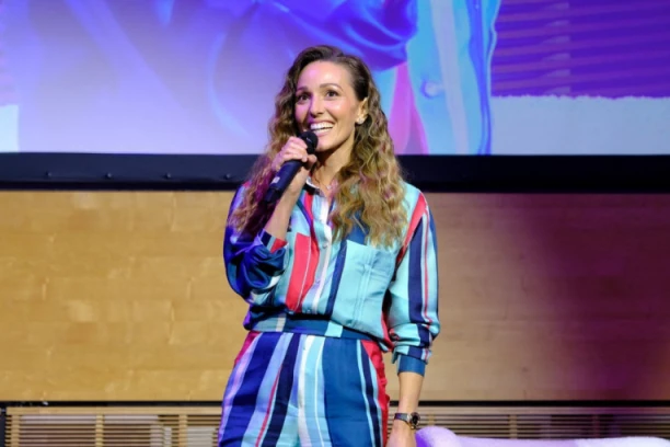 DIJANU I SRĐANA ĐOKOVIĆA SVI DOBRO ZNATE: Evo kako izgleda Jelenina majka koju retko viđamo u javnosti (FOTO)