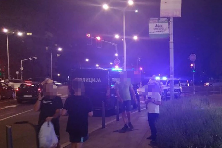 BRUTALAN OKRŠAJ NA NOVOM BEOGRADU! Mladić jedva izvukao živu glavu, pobegao u kladionicu DA SE SPASI - policija HITNO INTERVENISALA! (FOTO)