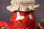 RECEPT ZA PARENU TURŠIJU: Zimnica od 10 kila paprike i jednog efektnog začina (FOTO)