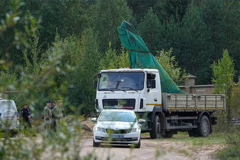 PRONAĐENI DELOVI PRIGOŽINOVOG AVIONA TRI KILOMETARA OD MESTA PADA: Ovo potvrđuje jednu verziju o tome kako je uništen avion (VIDEO)