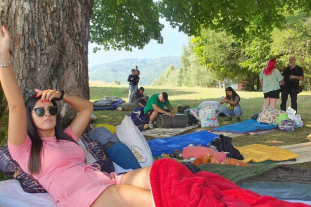 I KRUŠEVLJANIN U TRCI ZA ŠAMPIONA U LENČARENJU Rekord već oboren, još osam takmičara u igri za 1.000 evra! (FOTO)