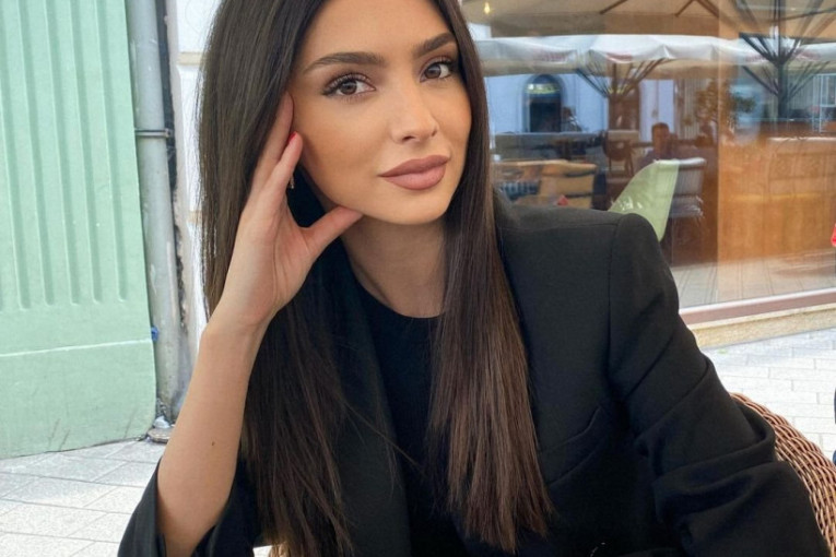 Jelena Tričković slike