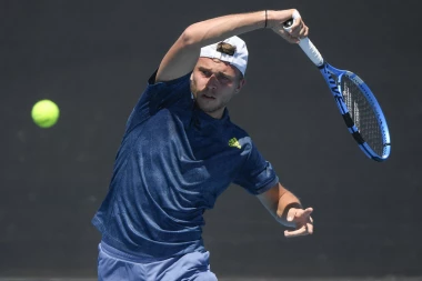 NOVAK U PRVOM KOLU PROTIV ZVEZDE SAJTOVA ZA ODRASLE: Njegova reakcija nakon što je video da će igrati protiv Đokovića će nasmejati sve!