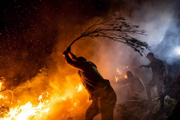 HAOS U KRUŠEVCU! Požar na drugom spratu zgrade - stanari evakuisani!