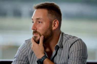 PEVAČICA GA OSTAVILA, A BIVŠA MU RODILA DETE: Petar Strugar objavio PRVI PUT fotku sa naslednikom!