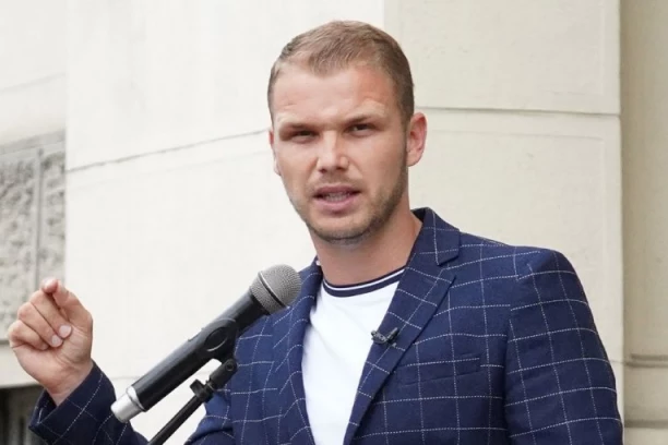 DRAMA U BANJALUCI! Napadnut Draško Stanivuković dok je bio u šetnji!