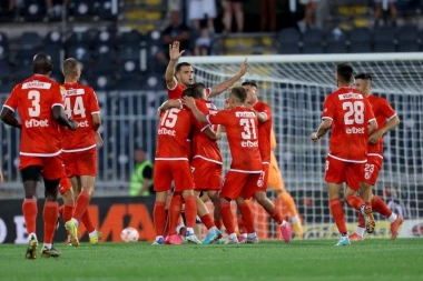 DERBI ZAČELJA PRIPAO NIŠLIJAMA: Poker golova u mreži Kragujevčana!