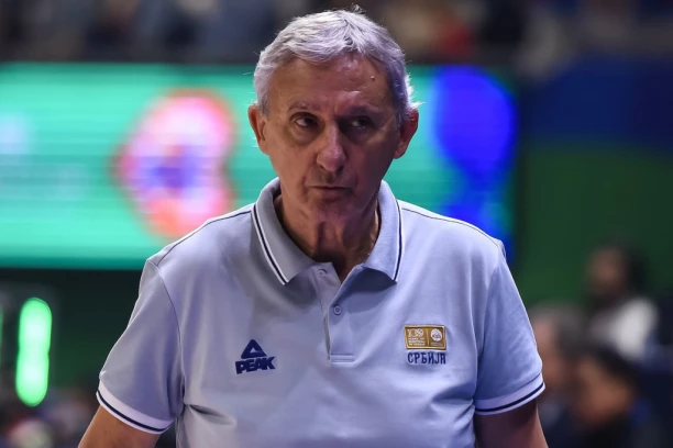 PEŠIĆ PRED ITALIJU! Otkrio detalje o povredi Simanića! "Celu noć smo tražili krv"! Drama u taboru Srbije!