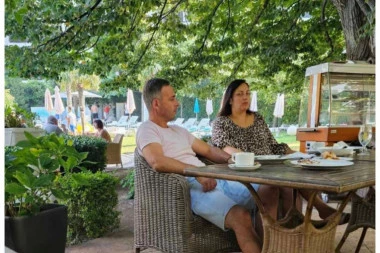 MIROSLAV ALEKSIĆ NA ODMORU: Predsednik novog poslaničkog kluba viđen u Petrovcu (FOTO)