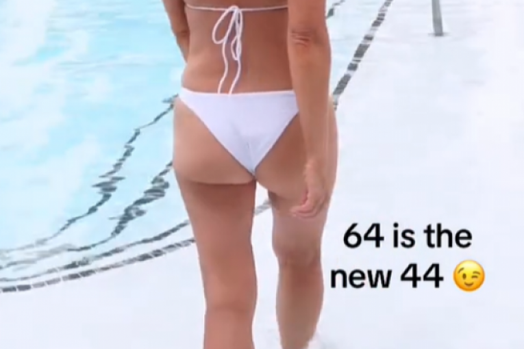 Hara pokazuje telo u bikiniju