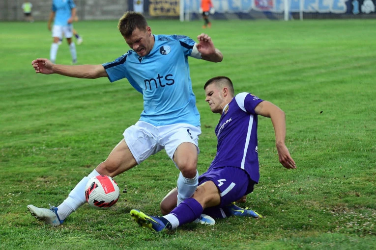 NEKADAŠNJA NADA CRVENE ZVEZDE PROMENILA SREDINU: Već je debitovao u dresu novog kluba! (FOTO GALERIJA)