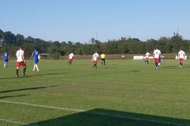 SVE JE STALO U 45 MINUTA: Prošlosezonski šampion zabeležio prvu "trojku" u višem rangu takmičenja! (FOTO GALERIJA)