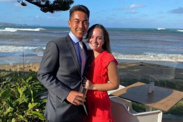 SVI VOLE NOVAKA! Evo koje su slavne ličnosti BODRILE Đokovića protiv Milera!! (FOTO)