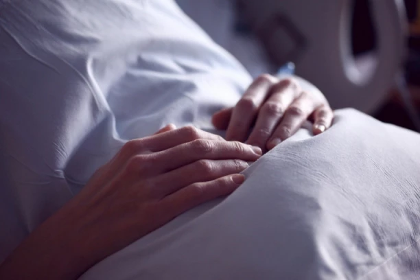 PRVI SIMPTOMI OPASNE BOLESTI SU TRNCI U NOGAMA I ZAMOR: Munjevito se širi a teško se otkriva jer svi olako shvataju