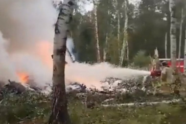 SRUŠIO SE HELIKOPTER RUSKE SLUŽBE BEZBEDNOSTI: Letelica pala u šumu, sva tri člana posade POGINULA (VIDEO)