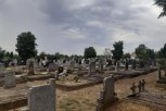 MEŠTANI ISTRAUMIRANI I UPLAŠENI: Poznato ko je rušio spomenike na groblju u Bačkom Petrovom Selu