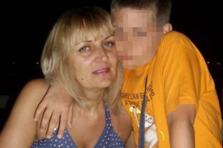 NEVENIN SIN (14) IZVRŠIO SAMOUBISTVO NA NJENE OČI! Maltretirali su ga vršnjaci u školi:  "Tek kada je bilo prekasno, saznala sam šta mu vršnjaci krišom sipaju u piće!"