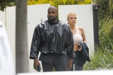 BIZARNI POTEZI POZNATOG REPERA NE PRESTAJU: Ženi napisao PRAVILNIK, bira joj šta jede i ZABRANIO joj da priča!