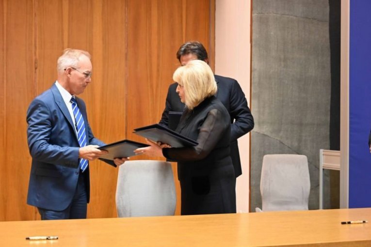 Pitpisan sporazum "Zajedno i bezbedno kroz detinjstvo"