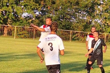 ODLIČNA TAKTIKA TRENERA MAKARUNA: Igrači Mladosti su borbenom igrom stigli do sva tri boda protiv Proletera!