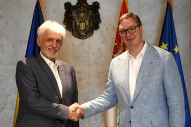 "JOŠ JEDNOM SAM PONOVIO STAV SRBIJE" Oglasio se Vučić nakon sastanka sa ukrajinskim ambasadorom Tolčakom (FOTO)