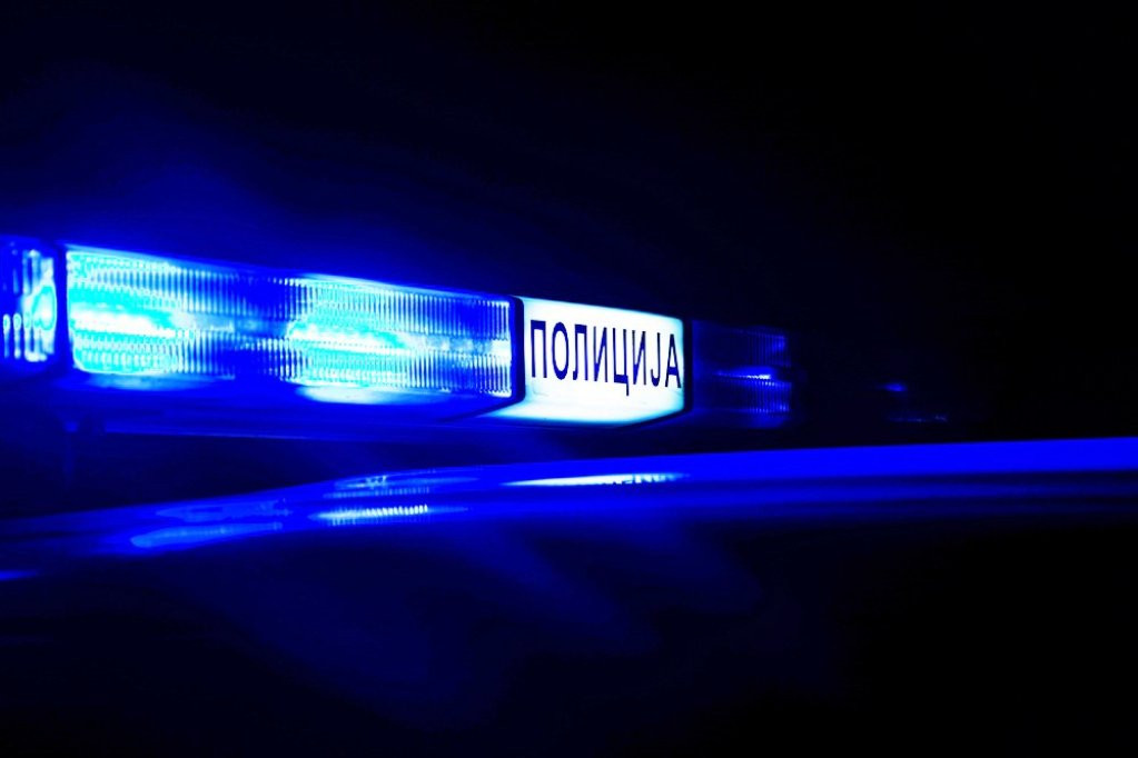 TEŠKA SAOBRAĆAJKA KOD KOVILJA: Automobil i kamion se sudarili na auto-putu Beograd-Novi Sad (FOTO)