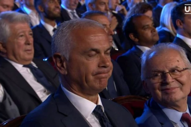 SLIKA GOVORI HILJADU REČI: Reakcija Zvezdana Terzića na PAKLEN ŽREB za Zvezdu! (FOTO)