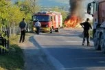 ZAPALIO SE GRADSKI AUTOBUS U KRAGUJEVCU: U jednom trenutku počeo da izbija dim, a onda buknula vatra!