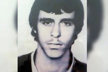 KRVAVA NOĆ U PARAĆINSKOJ KASARNI: Pre 36 godina JUGOSLAVIJU je potresao NEZAPAMĆEN zločin! Vojnik Azis obio ormar i ukrao pušku, pa pobio vojnike na spavanju!