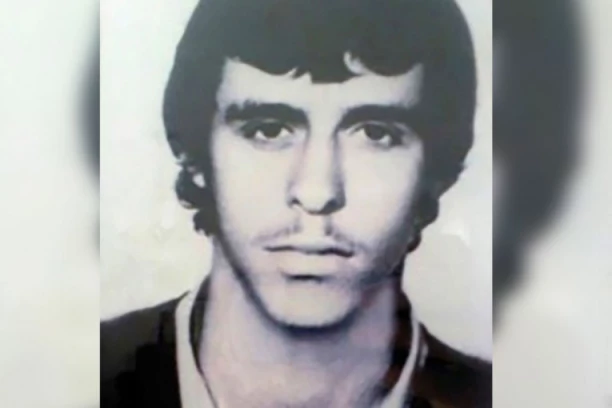 KRVAVA NOĆ U PARAĆINSKOJ KASARNI: Pre 36 godina JUGOSLAVIJU je potresao NEZAPAMĆEN zločin! Vojnik Azis obio ormar i ukrao pušku, pa pobio vojnike na spavanju!