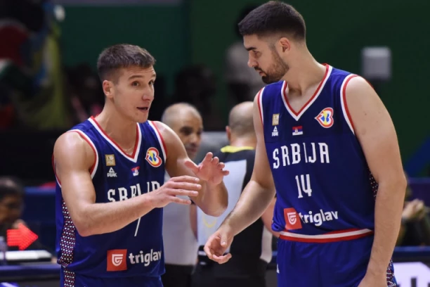 POBEDITE KAD JE NAJTEŽE, TAKO SE POSTAJE ŠAMPION: Velika podrška Karijevim "orlovima"