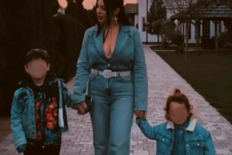 Jelena Kostov porodica