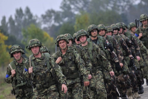 POČELO UVOĐENJE U VOJNU EVIDENCIJU REGRUTA! Jedna grupa mora da se upiše - EVO i kako!