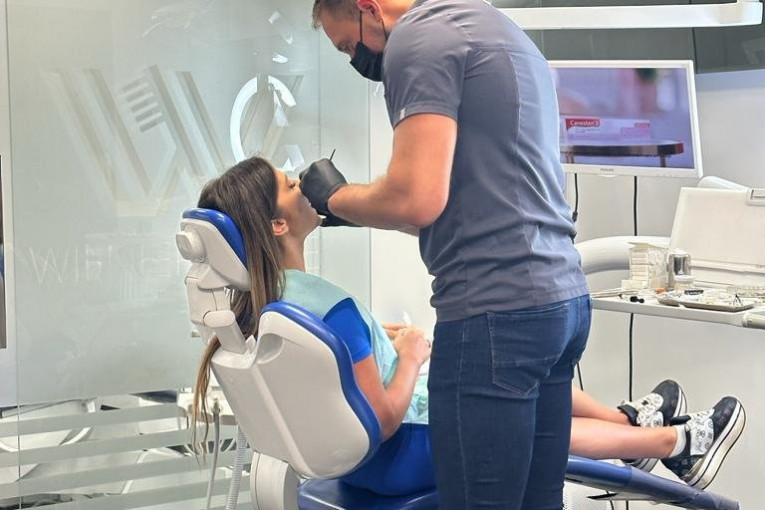 Ana Radulović kod zubara