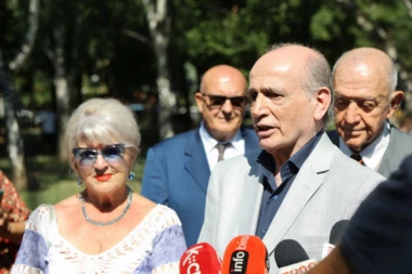 MILAN KRKOBABIĆ OTVORIO OLIMPIJADU TREĆEG DOBA U NIŠU: Penzionerima šansa da budu aktivni i zdravi (FOTO)