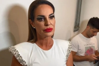 PRAVO LICE MILENE KAČAVENDE: Elitni saznali MRAČNE TAJNE o Aninoj kumi, OVE detalje je krila kao zmija noge! (VIDEO)