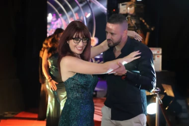 ZA PORODICU JE MRTVA: Učesnica "Elite" RASPRODALA nasledstvo, svoje ostavila na ULICI, a sada se pojavio DOKAZ protiv njenog bivšeg!