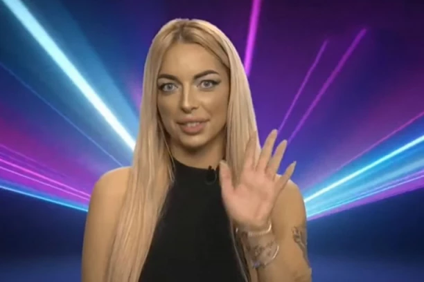 ŠOK PROŠLOST LEJDI DI IZ ELITE ISPLIVALA NA POVRŠINU: Proglasili je glavnom JAHAČICOM, jer kad krene ona NE UME DA STANE!