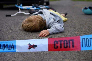 DEČAK (10) PODLETEO POD TOČKOVE AUTOMOBILA! Stravična nesreća kod Leskovca - mališan zadobio TEŠKE povrede!