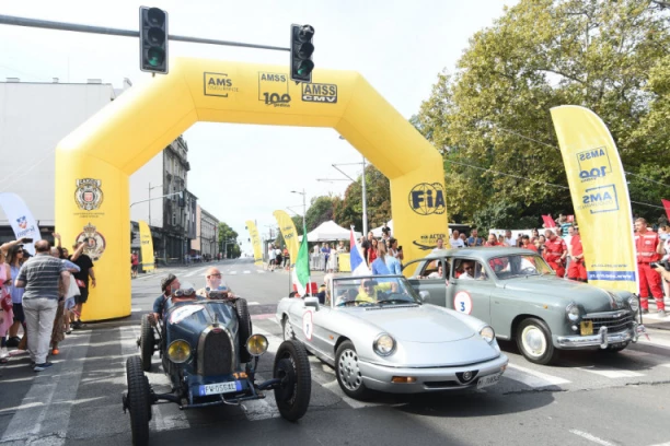 PRETEČA FORMULE 1 NA KALEMEGDANU: Ista trasa, ista vozila - počeo rimеjk trkе Velike nagrade Beograda iz 1939. godine